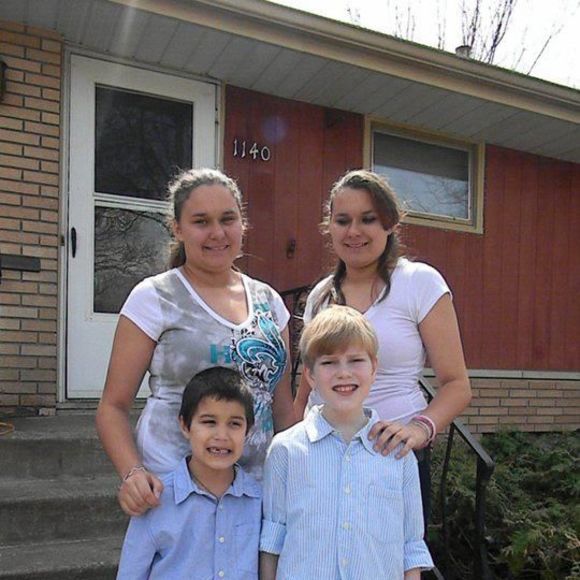 Meet your Posher, Robyn - Picture 1 of 1